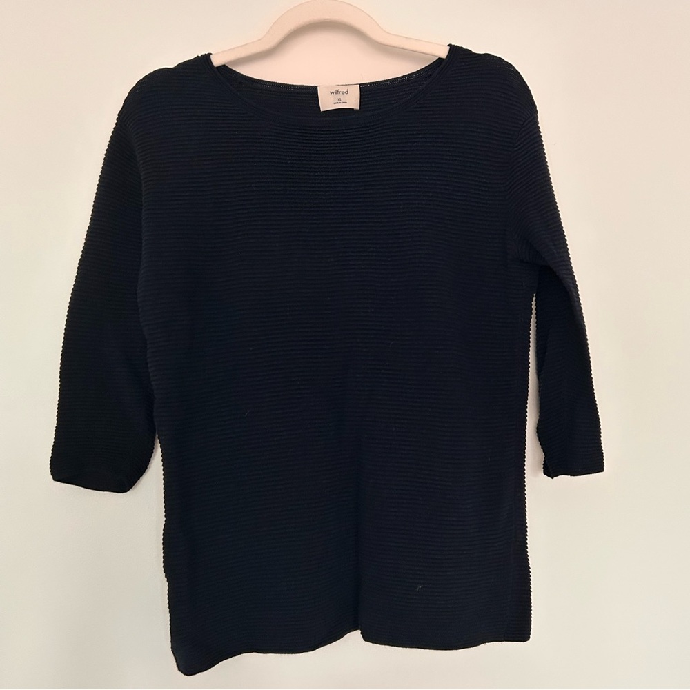ARITZIA Wilfred Blanchard Sweater
Dark Blue Crew Neck Linen Blend - Picture 2 of 12